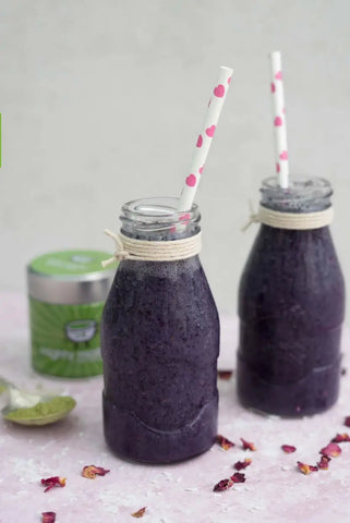 blueberries and coconut smoothie