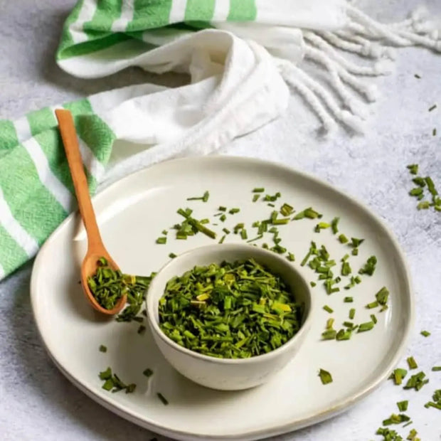 100 gram - Dried Chives Leaf - Allium schoenoprasum Tea Leaf Herbal Tea, Chopped Chive Rings Dehydrated Onion Chives Seasoning Spice | Chopped Chive Sprinkles Ribbons Bits Shreds Clippings - The Rike The Rike